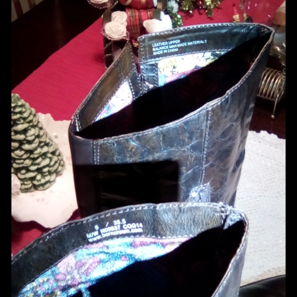 Crown by Born Brown Crinkle Leather Boots NWOT Size 5 - Picture 3 of 12